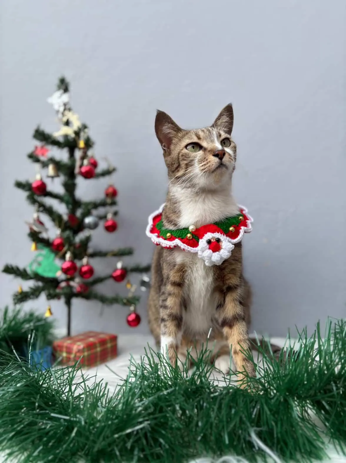 Christmas crochet collar